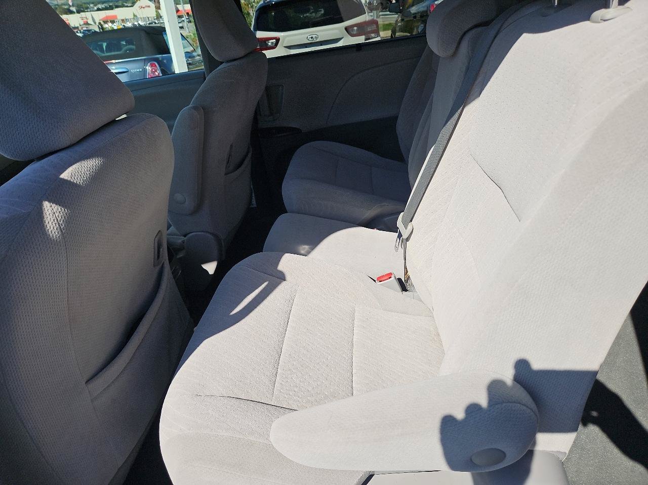 Used 2020 Toyota Sienna LE FWD image 22