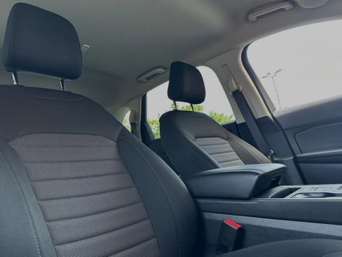 New 2024 Ford Edge SE w/ Black Appearance Package image 14