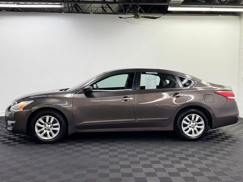 Used 2013 Nissan Altima 2.5 S FWD image 3