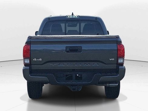Used 2022 Toyota Tacoma SR AWD/4WD image 4