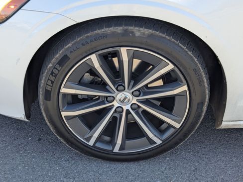 Used 2022 Volvo S60 B5 Momentum w/ Premium Package FWD image 13