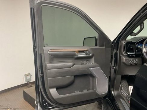 Certified 2023 Chevrolet Silverado 1500 High Country w/ Technology Package image 10