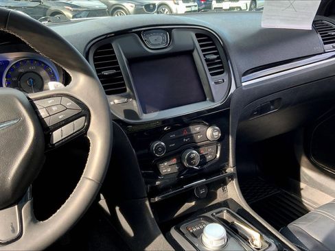 Used 2022 Chrysler 300 S image 8