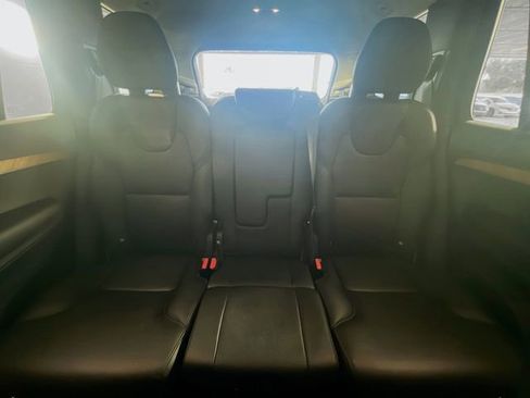 Used 2022 Volvo XC90 T6 Momentum w/ Advanced Package image 25