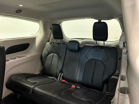 Used 2024 Chrysler Pacifica Touring-L w/ Road Tripper Package FWD image 32