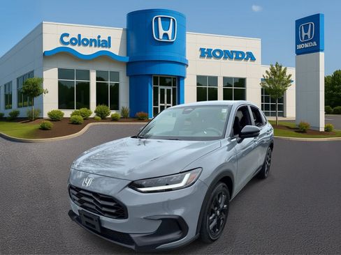 Used 2025 Honda HR-V Sport image 2