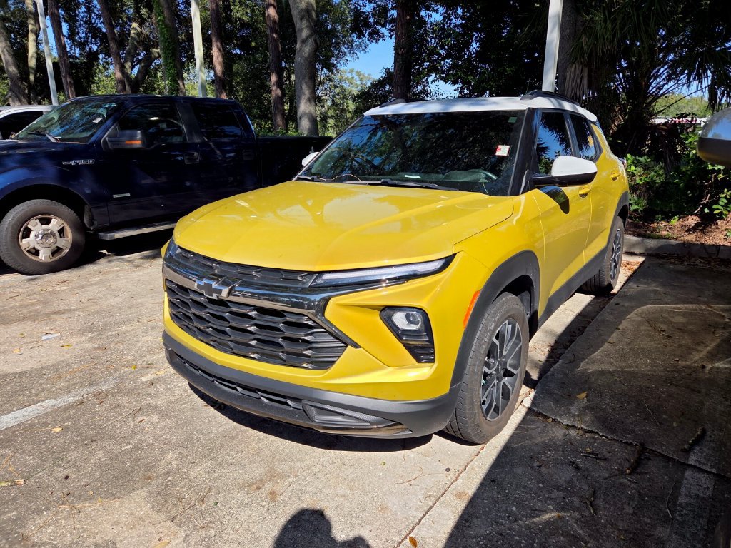 Used 2025 Chevrolet TrailBlazer ACTIV w/ Convenience Package FWD image 3