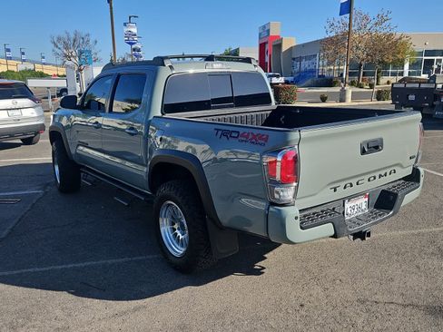 Used 2022 Toyota Tacoma TRD Off-Road w/ TRD Premium Off Road Package image 6