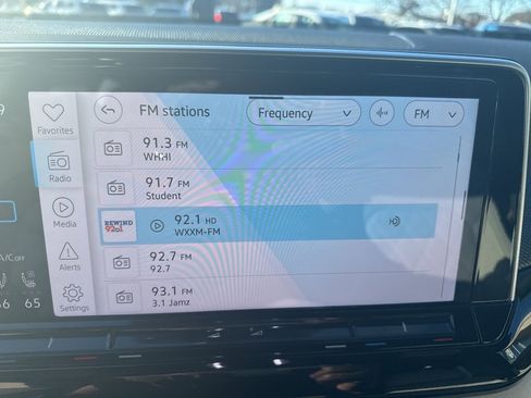 Certified 2024 Volkswagen Atlas Cross Sport SEL Premium R-Line image 18