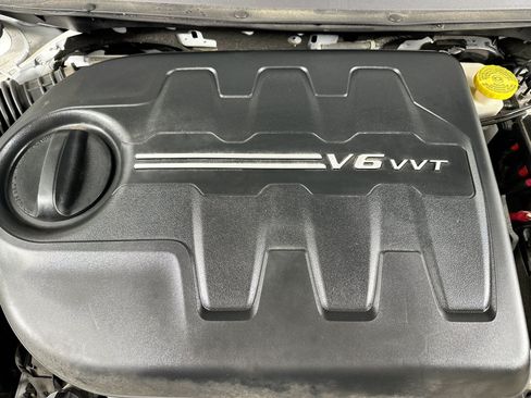 Used 2022 Jeep Cherokee Trailhawk AWD/4WD image 28