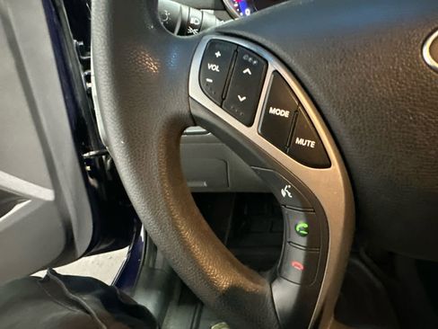 Used 2014 Hyundai Elantra SE w/ Option Group 02 image 14