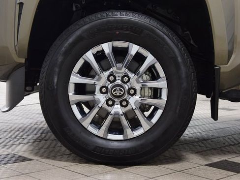 Used 2024 Toyota Tacoma Limited image 27