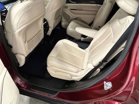 Used 2022 Jeep Grand Cherokee L Limited RWD image 9