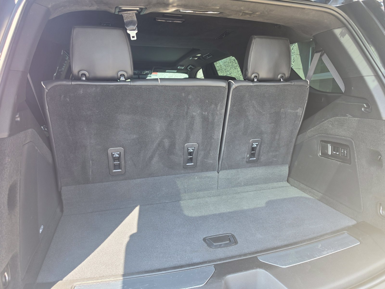 Used 2023 Cadillac Escalade V AWD/4WD image 8