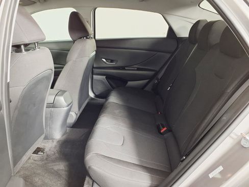 Certified 2023 Hyundai Elantra SE image 13