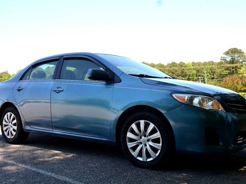 Used 2013 Toyota Corolla LE FWD image 4