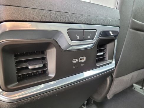 Used 2025 Chevrolet Silverado 1500 High Country AWD/4WD image 14
