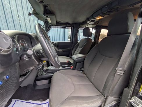 Used 2017 Jeep Wrangler Unlimited Sport w/ Connectivity Group AWD/4WD image 23