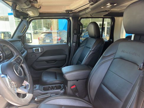Used 2023 Jeep Wrangler Unlimited Sahara w/ Cold Weather Group AWD/4WD image 5