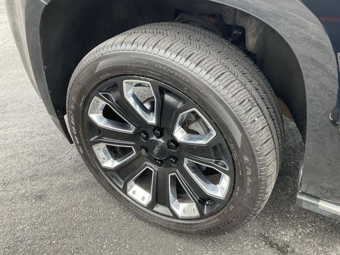 Used 2019 GMC Yukon Denali w/ Denali Ultimate Black Edition AWD/4WD image 9