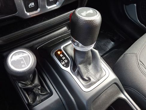 Used 2022 Jeep Wrangler Sport AWD/4WD image 17