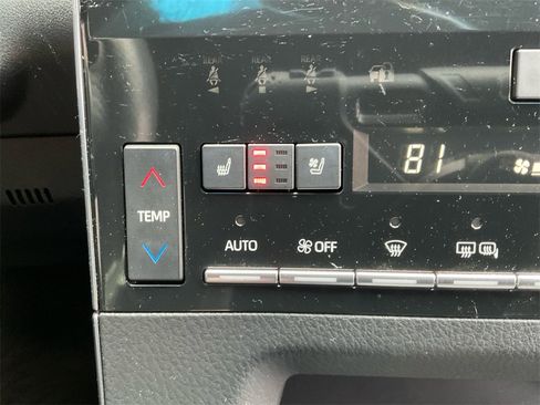 Used 2019 Toyota Avalon Touring image 25