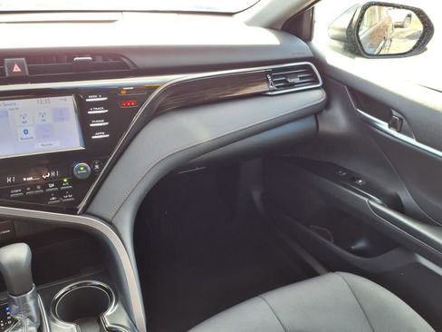 Used 2019 Toyota Camry LE image 15