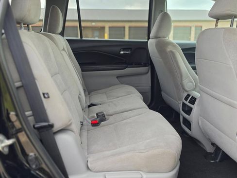 Used 2019 Honda Pilot LX image 9