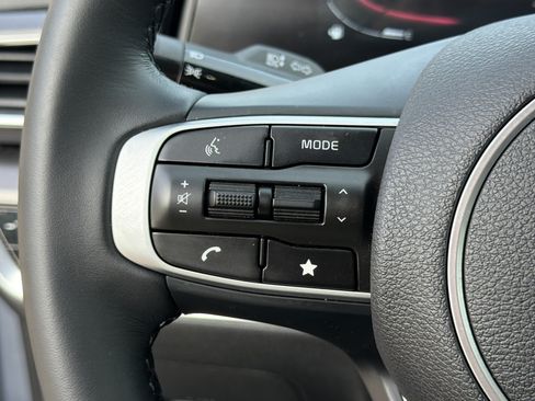 Used 2025 Kia Sportage EX w/ Premium Package FWD image 24