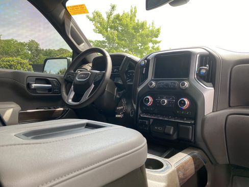 Used 2022 GMC Sierra 1500 SLT w/ SLT Premium Plus Package image 6