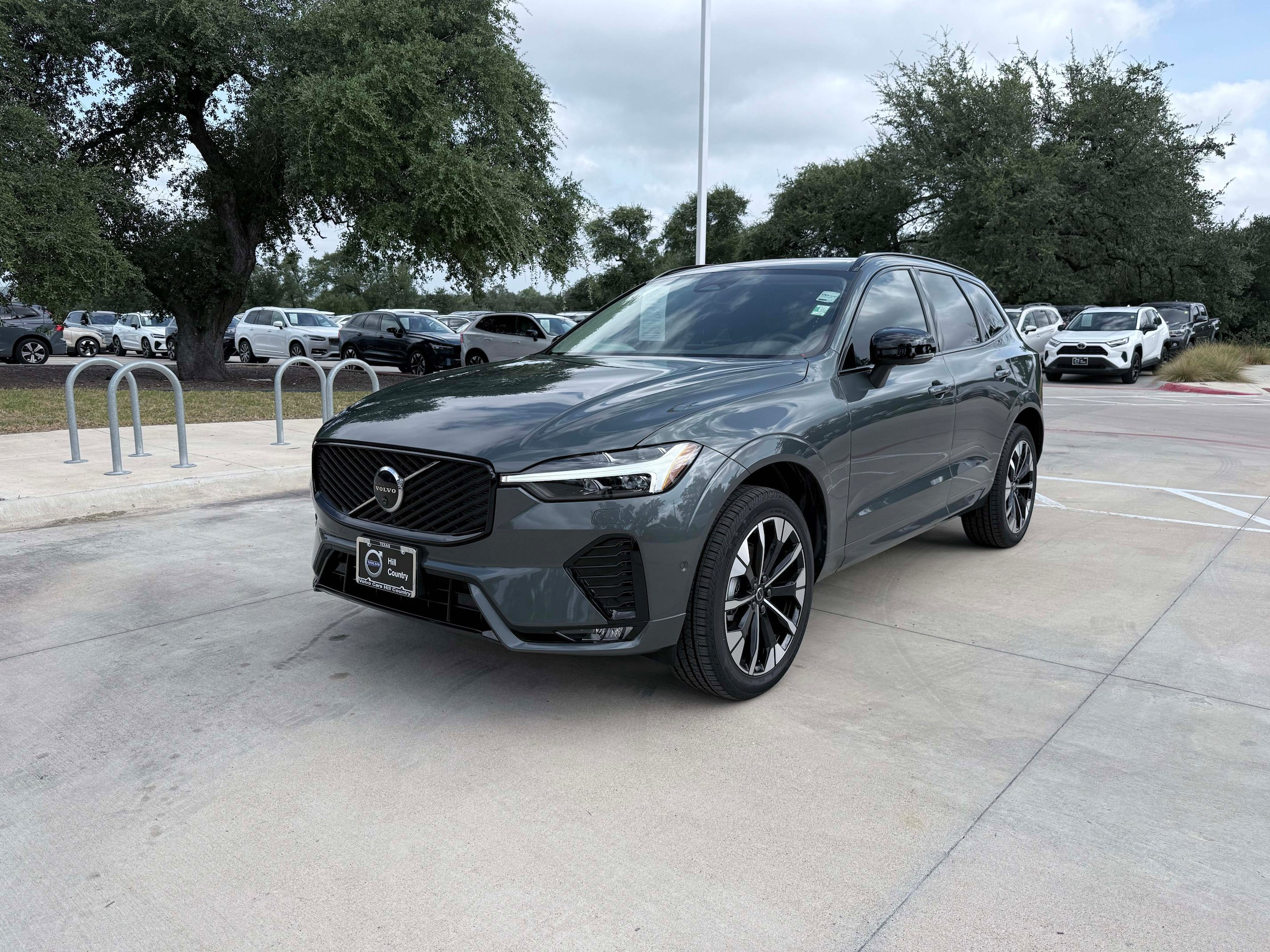 Certified 2026 Volvo XC60 B5 Plus w/ Climate Package AWD/4WD image 2