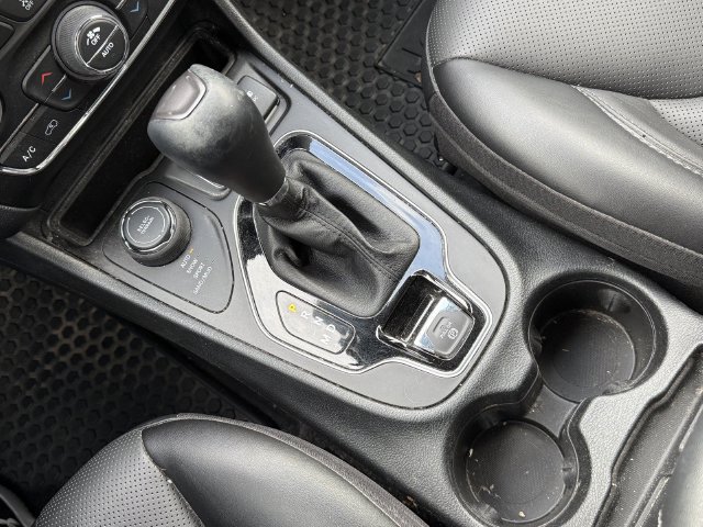 Certified 2023 Jeep Cherokee Altitude Lux AWD/4WD image 16