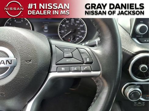 Used 2022 Nissan Sentra SV FWD image 14