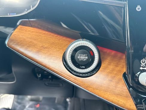 Used 2022 Jeep Grand Wagoneer Series III w/ Rear Seat Video Group 1 image 12