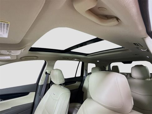 Used 2024 Cadillac XT6 Premium Luxury image 15