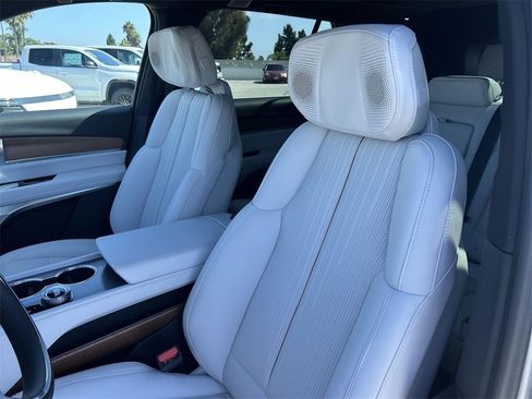 New 2026 Cadillac Vistiq Luxury image 24