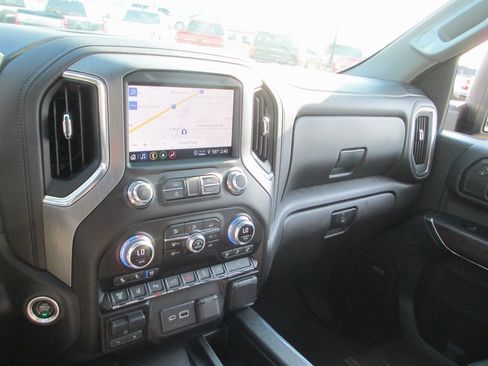 Used 2023 GMC Sierra 3500 Denali w/ Denali Ultimate Package image 33
