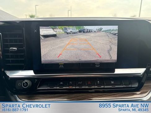 Used 2024 Chevrolet Silverado 1500 LT AWD/4WD image 23