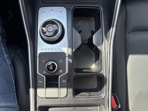 Used 2022 Kia Sorento EX w/ Panoramic Sunroof Package image 27