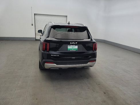 Used 2024 Kia Sorento S FWD image 6