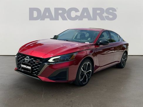 Used 2024 Nissan Altima 2.5 SR FWD image 3