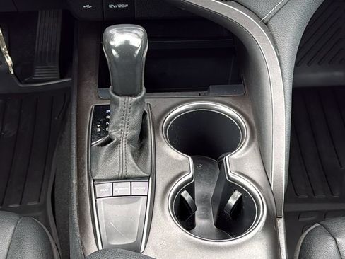 Used 2022 Toyota Camry SE w/ Carpet Mat Package (TMS) image 26
