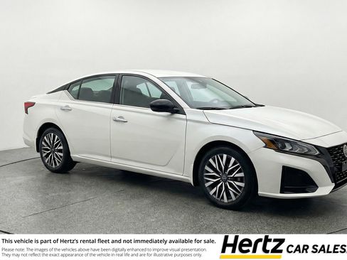 Used 2025 Nissan Altima 2.5 SV image 1