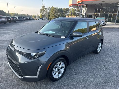 Used 2025 Kia Soul LX w/ LX Technology Package FWD image 1