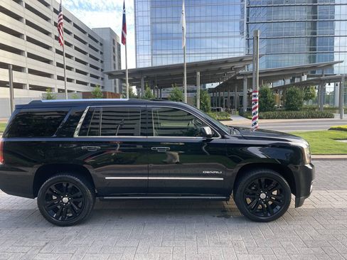 Used 2017 GMC Yukon Denali w/ Open Road Package AWD/4WD image 4
