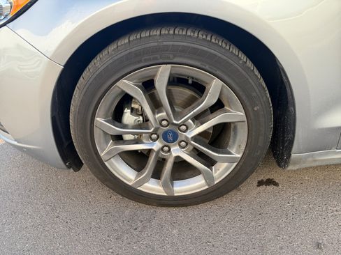Used 2020 Ford Fusion Titanium FWD image 11