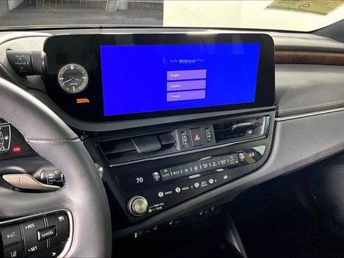 Used 2023 Lexus ES 300h w/ Premium Package image 7