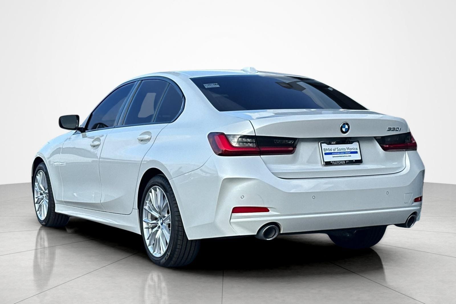 Used 2023 BMW 330i Sedan w/ Driving Assistance Package RWD image 3