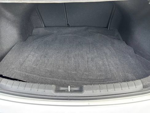 Used 2020 Hyundai Elantra SE FWD image 12