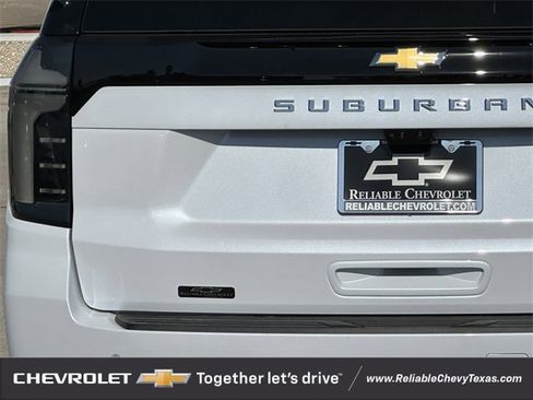 New 2026 Chevrolet Suburban Premier image 7